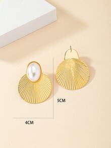 1 Pair Geometric Texture Inlaid Pearl Teardrop Shape Vintage Elegant Stud Earrings For Women - Yellow Gold - View 3
