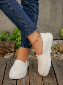 2025 春夏新款女士一脚蹬帆布运动鞋，低帮透气刺绣设计，舒适休闲鞋（脚宽请订购大 0.5 码） - 杏色 - 查看 4