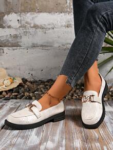 Zapatos tipo mocasín casuales para mujer con decoración de cadena, estilo británico slip-on, zapatos planos, nuevos lanzamientos de otoño 2025, estilo universitario, moda elegante y cómoda, zapatos tipo mocasín de ocio, adecuados para faldas y uso en el campus