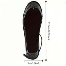 1双全脚掌覆盖式电加热鞋垫，USB插头设计，舒适贴合，耐热面料保护，适用于滑雪、露营和狩猎。