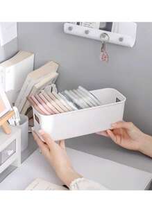 1个长方形塑料桌面收纳盒，多功能便携式收纳篮，家用桌面收纳盒，家庭收纳盒，分格收纳盒，桌面收纳盒，抽屉式收纳盒，极简主义，镂空设计，纯色，适用于手机壳收纳，化妆品收纳，化妆刷收纳，眼镜收纳，遥控器收纳，卫浴收纳，零件收纳