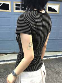 Women Y2k Striped T Shirt Top Fairy Grunge Short Sleeve V Neck Button Front Slim Fit Tee Shirts Crop Tops Summer Fall Spring Casual Basic Tees Going Out Tops Gothic Emo E-Girl Vintage Aesthetic Clothes Streetwear - 深灰色 - 查看 2