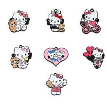 Sanrio Produse adorabile pentru realizarea de pandantive DIY pentru personaje precum Hello Kitty, Kurumimi Melotti etc. Acestea sunt potrivite pentru realizarea de brățări și coliere și pot fi oferite cadou familiei și prietenilor. Sunt perfecte pentru cei cărora le place să facă lucruri singuri.