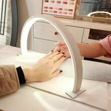 1 pezzo Lampada per unghie a semi-cerchio a LED, alimentata tramite USB, in lega di alluminio, 3 modalità di colore + regolazione continua della luminosità, adatta per arte di unghie, estensione ciglie, tatuaggi e altri trattamenti, montaggio da tavolo