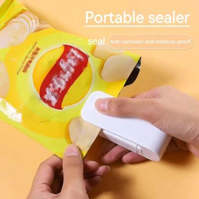 1 件便携式迷你零食封口机，密封防潮食品保鲜塑料袋热封机，家用小型手动压力封口机（不含电池，需单独购买）。