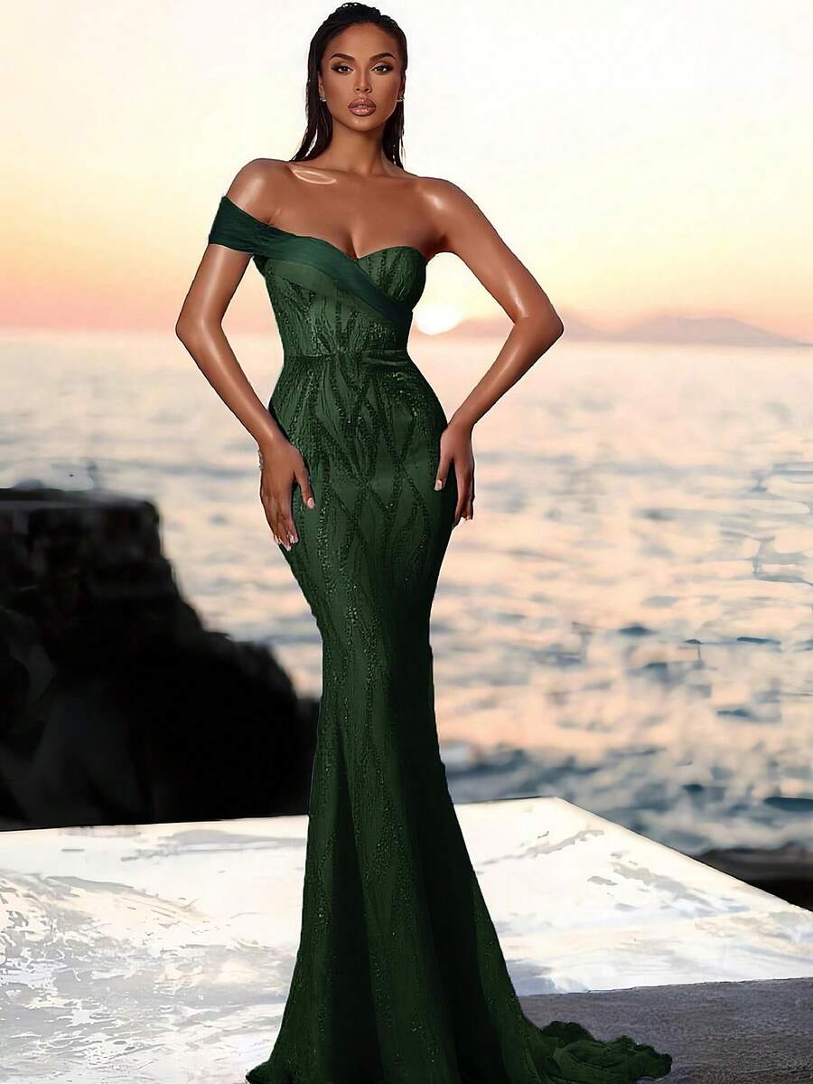 Women's Sequined Slip-Resistant Zipper Back Padding Dress