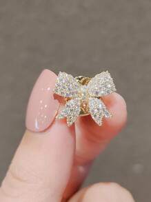 Broche premium con diseño de lazo antideslizante para mujeres, sujeta-bufandas, decoración de cuello de camisa, adecuado para el verano