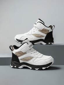 1 双儿童徒步鞋，采用便捷的钩环设计，时尚防滑耐用中帮户外运动鞋，适合徒步旅行和露营