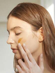 SKIN1004 75毫升马达加斯加积雪草舒缓霜，清凉融化，轻盈慕斯质地，保湿防护，24小时长效保湿，舒缓复合物，不致粉刺，旅行装，材质，适合季节交替、术后肌肤、妆前乳、夜间修护，韩国化妆品，75毫升/2.85液盎司 - Centella Soothing Cream - 查看 5