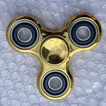 1 pieza Juguete giratorio de dedo de aleación, inspirado en la tecnología, juguete antiestrés de rotación interminable para la mano y el dedo, girador triangular de textura metálica silencioso, regalo de cumpleaños/días festivos/Navidad