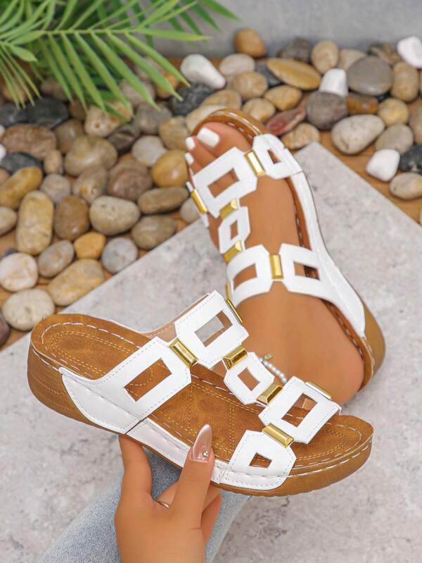 New Fashion Versatile Flat Sandals, Hollow-Out Personalized Soft Bottom Slip-On Slippers