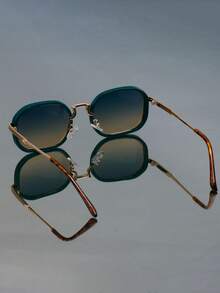 Kính thời trang gọng kim loại nhỏ cổ điển mới dành cho nam nữ tiệc tùng punk hip hop cá nhân hóa chụp ảnh đường phố catwalk kính thời trang - Nhiều màu - Xem 4