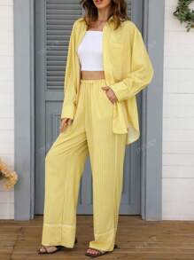 Ensemble chemise ample à rayures à manches longues avec épaules tombantes et unique boutonnage, et pantalon large style français décontracté, pour le printemps et l'été, DEEKA, couleur jaune papillon