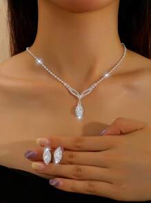 3 pezzi Set di gioielli da donna - 1 collana + 1 paio di orecchini, design semplice ed elegante per uso quotidiano, adatto come regalo, per occasioni come San Valentino, Ognissanti, festival musicali, celebrazioni della Festa Nazionale, ecc.