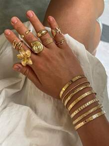 8 Stücke Ringe + 7 Stücke Armbänder - Vintage minimalistische stapelbare verstellbare offene Bangle Armbänder, delikater Blumen-, Linien-, geometrischer Ringset, Boho-Stil Schmuckset für Frauen, geeignet für Alltag, Party, Urlaub und Bankette, ideales Schmuckgeschenk für Frauen