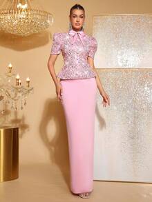 Novo conjunto de duas peças feminino, elegante e sensual, com top de manga curta e saia longa com laço bordado com diamantes brilhantes, feito à mão com miçangas. Ideal para banquetes formais e festas de fim de ano. - Rosa - Ver 3