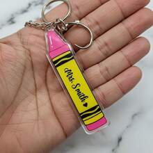 个性化教师蜡笔钥匙扣礼物亚克力名牌配件，适合返校使用，可爱的女同事/员工 ID，返校用品文具铅笔袋背包装饰，返校必需品