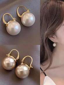 A Pair Of Earrings, Characterized By Elegance And Personalized, Jade Earrings, Hypoallergenic Closures, And Oval Pearl Drop Earrings, Designed For Brides. Halloween, Father's Day, Mother's Day, Valentine's Day, Thanksgiving, Easter, Birthday, Holiday Gifts For Friends And Family, Weddings,