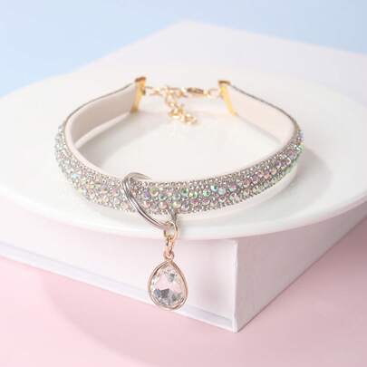 1件时尚优雅的宠物爪印吊坠项链，镶嵌水钻，适合宠物猫和小型犬作为室内外配饰（不适合大型犬）。