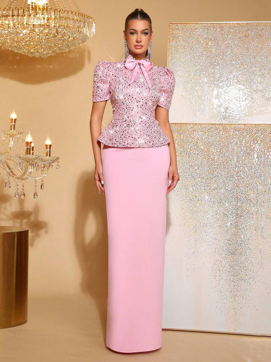 Novo conjunto de duas peças feminino, elegante e sensual, com top de manga curta e saia longa com laço bordado com diamantes brilhantes, feito à mão com miçangas. Ideal para banquetes formais e festas de fim de ano. - Rosa - Ver 1
