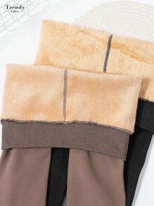 秋冬季保暖内衬连裤袜，女士加大码弹力不透明连裤袜，时尚性感百搭踩脚连裤袜，纯色仿透明连裤袜，适合5~15℃穿着，是女性冬季、万圣节、圣诞节的理想之选，也是日常穿着的腿部保暖神器。