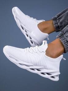 1 Pair Men's Breathable Mesh Thick Sole Sneakers, Casual Lace-Up Outdoor Shoes, Lightweight Low-Top Sports Shoes, Men's Soft Bottom Road Running Casual Sports Shoes, Lightweight & Comfortable Outdoor Travel Walking Shoes