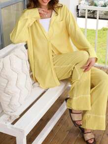 Ensemble chemise ample à rayures à manches longues avec épaules tombantes et unique boutonnage, et pantalon large style français décontracté, pour le printemps et l'été, DEEKA, couleur jaune papillon