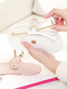 1PC Leather Glasses Storage Bag Portable Sunglasses Glasses Clip Protective Case Portable Glasses Storage Bag Can Hang Bag Travel Glasses Clip Women's Storage Bag Bag Charms Car Decoration Outdoor Portable Bag Couple Keychain Anti-Lost Wristband Birthday Gift Party Gift Anniversary Gift.