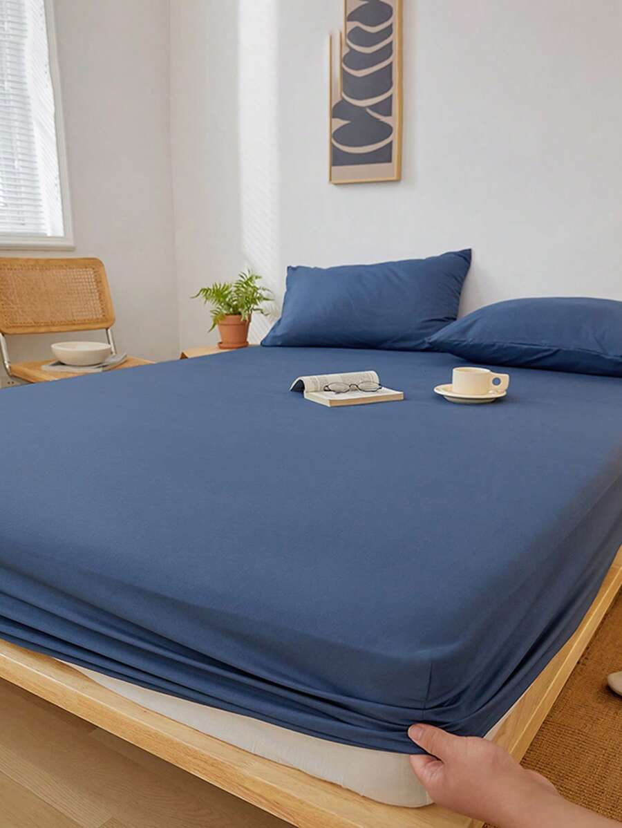 3 件深蓝色柔软舒适床上用品套装（1 张床单 + 2 个枕套），适合卧室和客房，四季皆宜