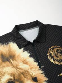 Completo sportivo casual da uomo, composto da polo shirt con stampa completa del leone e pantaloni corti fino al ginocchio, adatto per l'estate