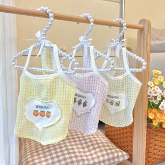 A Summer Fruit Checkered Pet Clothing, Three Styles Respectively Printed With Yellow Peaches, Avocados And Grapes Checkered Clothes, With A Heart Pattern, Making Your Pet Even Cuter When Wearing It!
