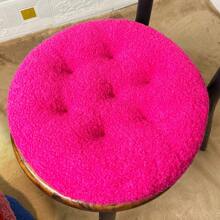 Coussin épais avec dossier, confortable pour une position assise prolongée, idéal pour les chaises de bureau, pour une expérience utilisateur optimale. Pour les fournitures scolaires, la rentrée scolaire