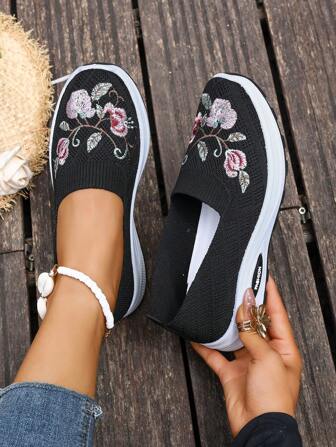 Bohemian Elegant Classic Versatile Embroidered Ladies Casual Sports Shoes