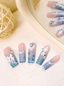 10 件手工指甲长方形按压指甲渐变蓝色法式尖头，带闪亮 3D 线条艺术花朵蝴蝶结和水钻装饰，优雅风格，适合女士和女孩夏季美甲艺术美甲用品指甲 - 淺藍色 - 查看 3