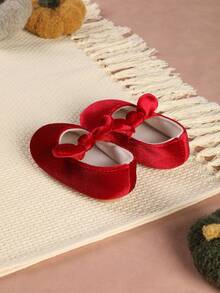 一双可爱毛绒百搭红色平底鞋，带蝴蝶结和搭扣，是新年和圣诞节的理想之选 - 紅色 - 查看 6