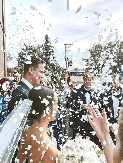 500pcs/1000pcs Heart Shaped Confetti, Apply To Bridal Shower Decor,Wedding Decorations,Engagement Decorations,Wedding Decoration For Table,Wedding Items,Party Decorations,Engagement Party Decorations,Heart Shaped Confetti Valentine's Day Wedding Party Favors Heart Confetti, Balloon Filler For DIY Celebration, Confetti, Wedding Decoration Party Favors Room Decoration Bridal