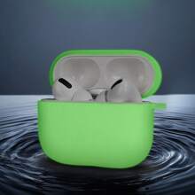 1 个硅胶保护套（注意：不含耳机/我们仅销售保护套），透明耳塞防震保护套，适用于第三代，柔软材质经典保护套，适用于 Pro。防丢耳机盒，适用于 Pro 第二代。经典 4 保护套。