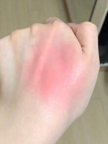 Essence Baby Got 腮红 10 号，质地柔滑，轻盈易推开，不卡粉不粘腻，打造自然透亮妆容，遮瑕度可叠加，持久配方，赋予肌肤自然红润光泽，5.5克/0.19盎司 - 10 - 查看 6