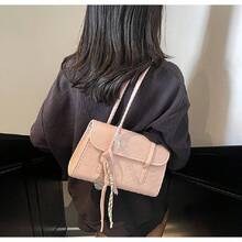 Women Shoulder Bags - 粉紅色帶掛件 - 查看 2