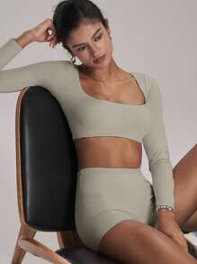FWH Conjunto deportivo de 2 piezas compuesto por top de manga larga con almohadillas desmontables y diseño moldeador de caderas para yoga, correr al aire libre, citas, ir al trabajo, de uso versátil, elástico, sexy, casual, cómodo, juvenil, con un diseño elegante y minimalista.
