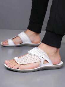 New Summer Men Slippers, Casual Flat Sandals, Fashionable And Versatile Flip Flops, Suitable For Teens, Casual, Outdoor, Athletic, Vacation, Travel, Graduation Gifts, Birthday Accessories