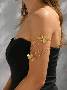 1件蝴蝶吊坠手链，时尚优雅，适合女性佩戴，可用于度假和海滩活动。