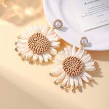 1 Pair Minimalist Raffia Flower Earrings, Handmade Woven Rhinestone Tassel Earrings, Elegant Vintage Design, Suitable For Women's Daily Wear, Vacation And Party, Summer Holiday Jewelry Accessories, Ideal Birthday Or Holiday Gift For Girlfriend/Wife