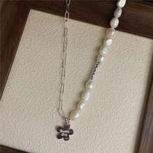 1 件高品质简约优雅项链，含 22 颗 8 毫米天然珍珠和镀银笑脸吊坠，适合日常佩戴和派对，是情人节礼盒中送给女朋友的完美礼物 - 白色 - 查看 5