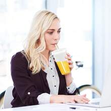 5 Vasos de plástico reutilizables con pajita y tapas - Tazas de agua duraderas de 24 onzas, tapa para café helado, botella de agua, taza de viaje, perfecta para fiestas de verano, Halloween y cumpleaños - Transparente - 5 transparente - Ver 10