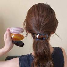 1 Piece Of Women's Hair Clip, Made Of Acetic Acid Material, With A Fashionable And Simple Design, High-End Elegant, Retro Shell Texture, Large Top Clip, Spring Clip Hair Accessory, Holiday Gift For Women, Claw Clips, Hair Claws, Clips For Hair, Hair Slide, Hair Barrettes, School Stuff