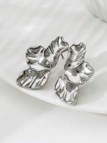 1 Pair Metallic Glossy Chic Half Flower Design Women's Stud Earrings, Great Gift For Dates - Silver - View 5