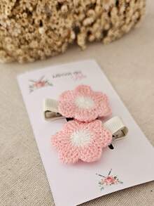 Par de Presilha para Bebês flor de crochê Com borrachinha antideslizante e 100% forrada Rosa bebê