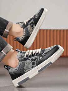 Zapatillas deportivas versátiles para exteriores, cómodas, de uso diario, con estampado clásico de oso de dibujos animados y estampado aleatorio de colores mixtos