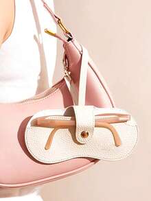 1PC Leather Glasses Storage Bag Portable Sunglasses Glasses Clip Protective Case Portable Glasses Storage Bag Can Hang Bag Travel Glasses Clip Women's Storage Bag Bag Charms Car Decoration Outdoor Portable Bag Couple Keychain Anti-Lost Wristband Birthday Gift Party Gift Anniversary Gift.